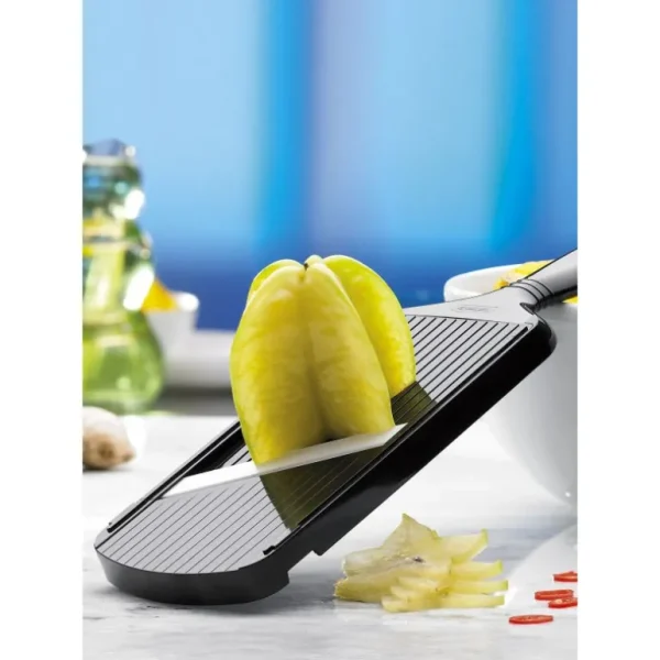 KYOCERA Mandolines<Mandoline noire réglable lame céramique,
